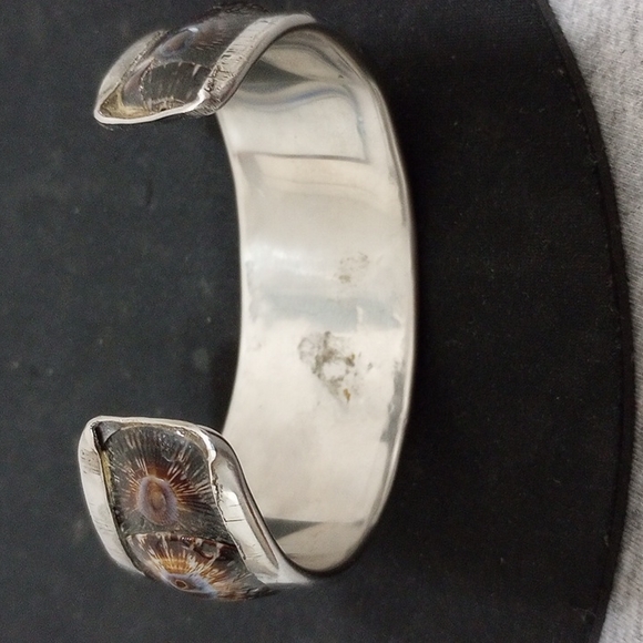 Shell Bracelet - Picture 4 of 5